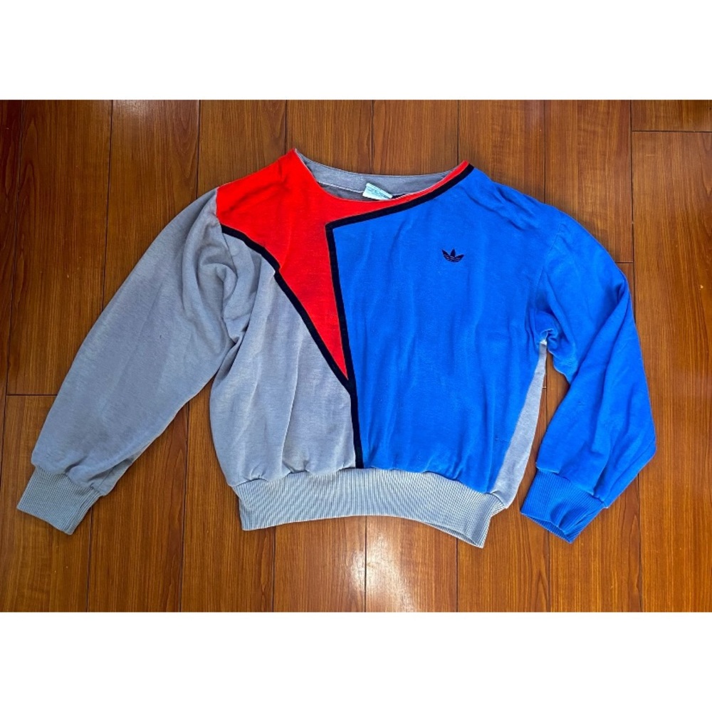 Amazing VINTAGE ADIDAS cropped sweater